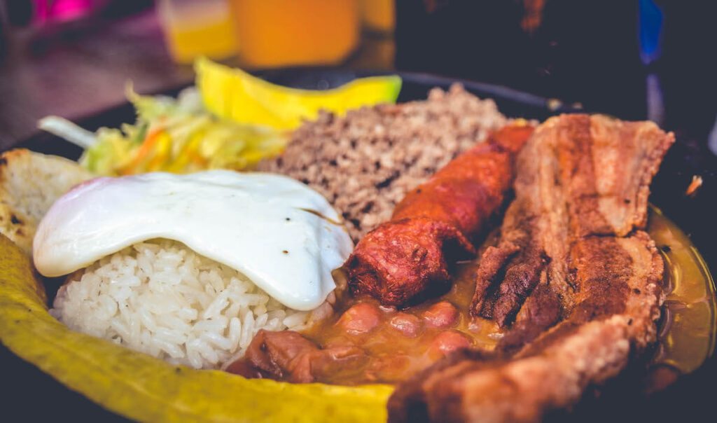 Bandeja Paisa: Platos típicos de Colombia